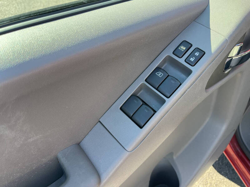 2012 Nissan Frontier SV V6