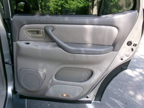 2003 Toyota Sequoia SR5