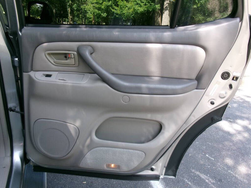 2003 Toyota Sequoia SR5