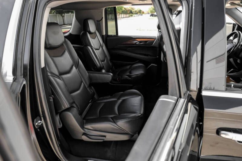 2016 Cadillac Escalade ESV Luxury Collection