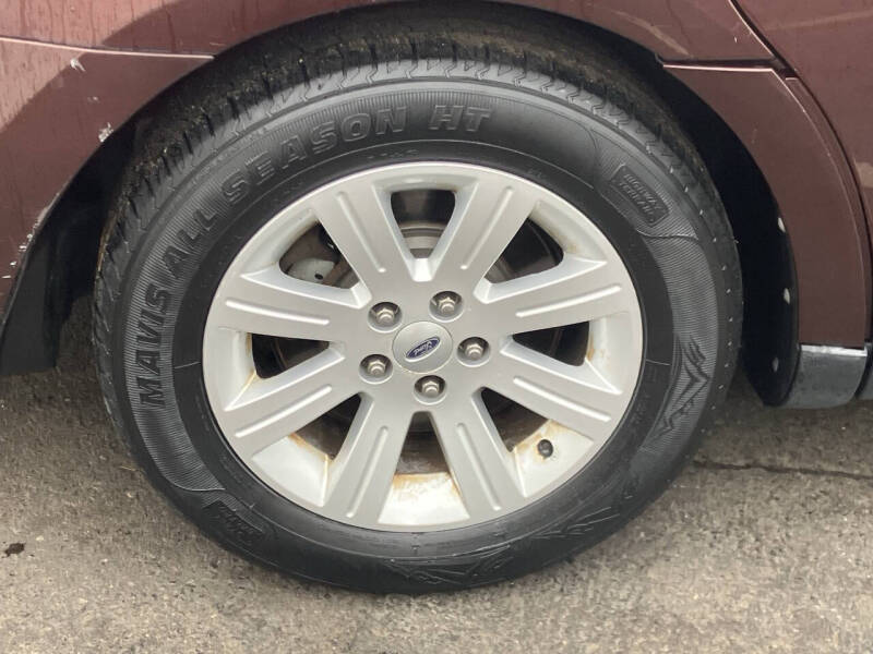2010 Ford Taurus SE