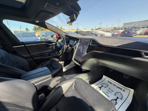 2016 Tesla Model S 90D