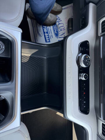 2025 Ford Expedition Active