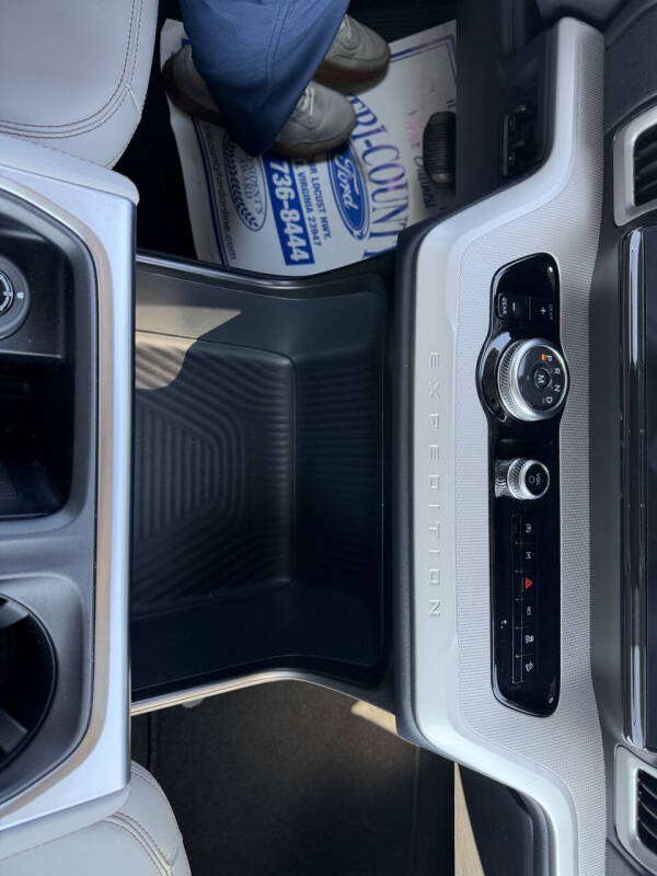 2025 Ford Expedition Active