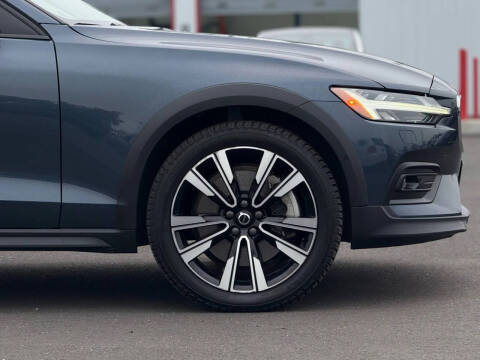 2020 Volvo V60 Cross Country T5