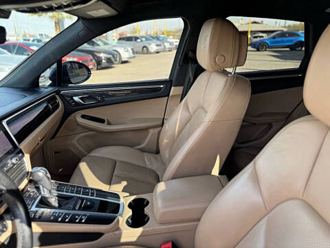 2020 Porsche Macan S