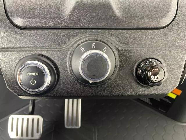 2025 Evolution MAVERICK 4 PLUS