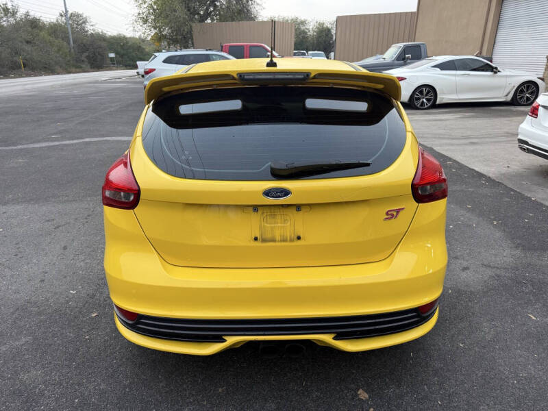 2018 Ford Focus ST