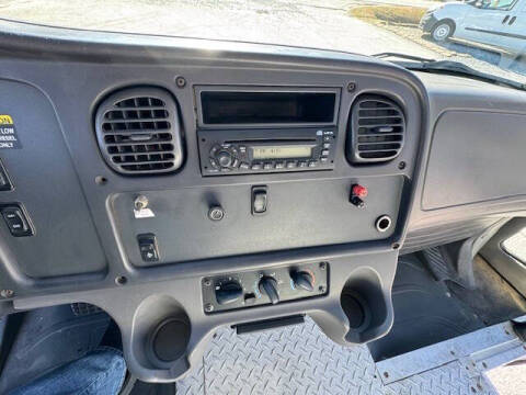 2008 Freightliner M2 106