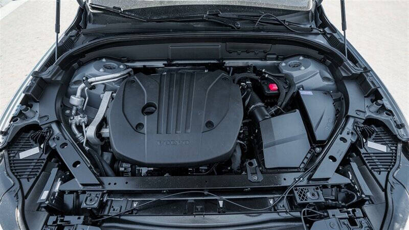 2023 Volvo XC60 B5 Core