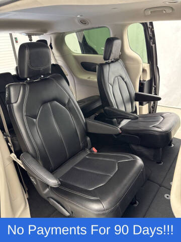 2023 Chrysler Pacifica Touring L