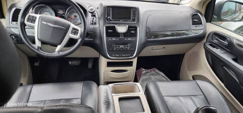 2016 Chrysler Town and Country Touring-L Anniversary Edition