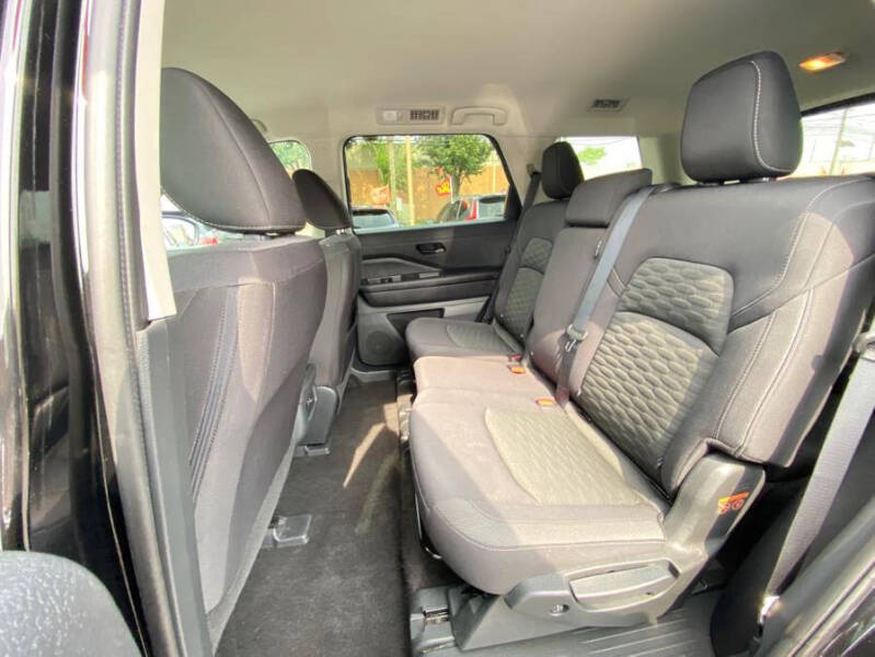 2023 Nissan Pathfinder S