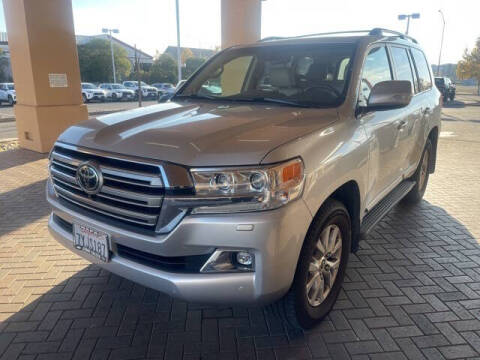 2017 Toyota Land Cruiser