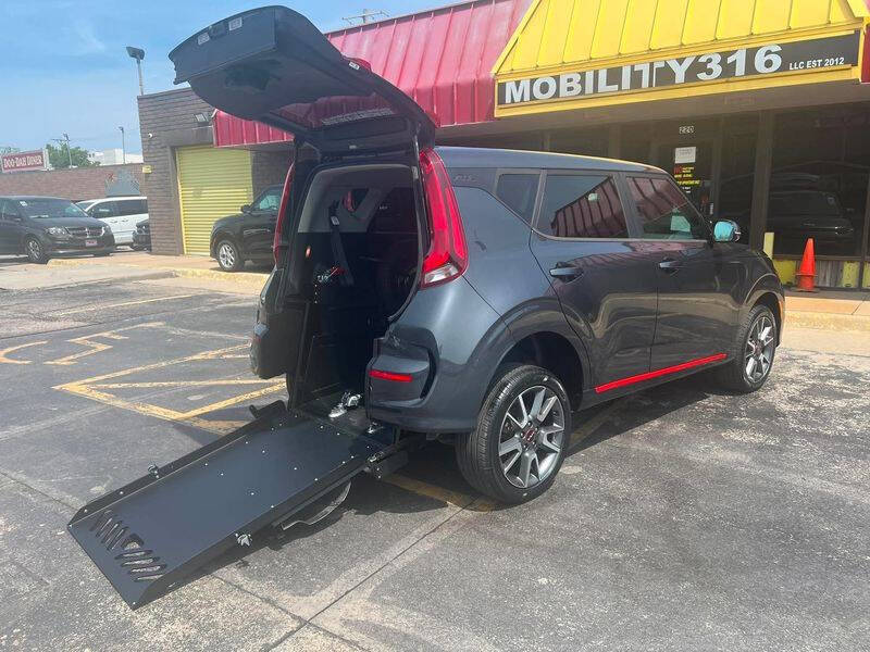 2022 Kia Soul GT-Line