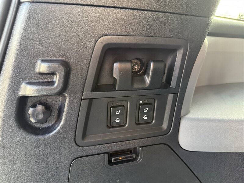 2016 Toyota Sequoia SR5