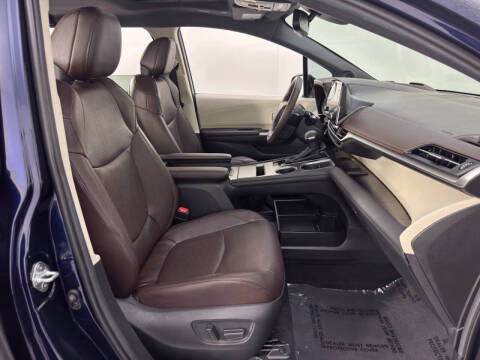 2024 Toyota Sienna Platinum 7-Passenger