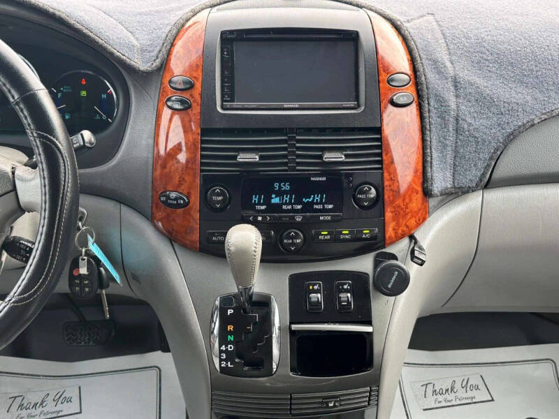 2010 Toyota Sienna XLE