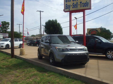 2015 Kia Soul for sale at DFW Auto Group in Euless TX
