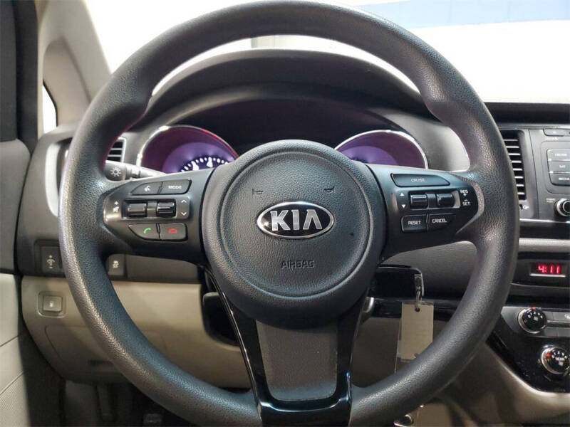 2016 Kia Sedona LX