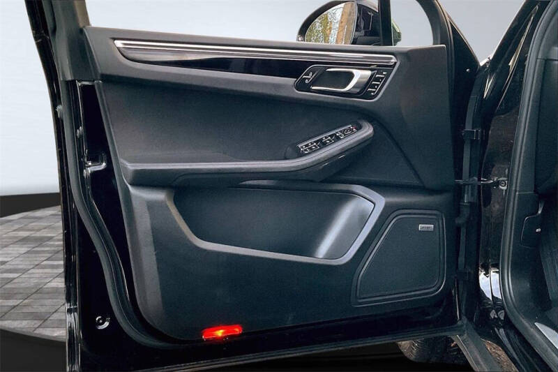 2020 Porsche Macan S