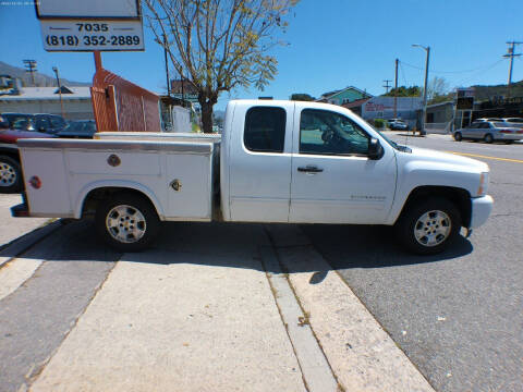 2011 Chevrolet Silverado 1500 for sale at ARAX AUTO SALES in Tujunga CA