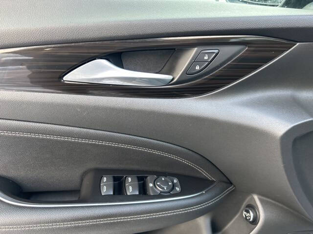 2018 Buick Regal TourX Essence