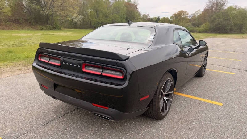 2018 Dodge Challenger 392 HEMI Scat Pack Shaker