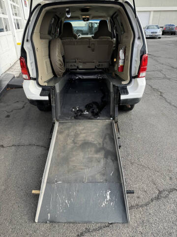 2004 Ford Freestar S