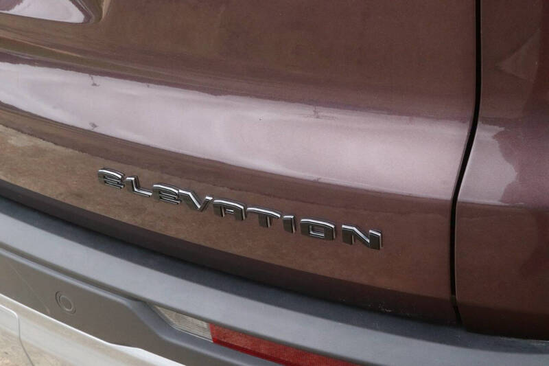 2024 GMC Acadia Elevation