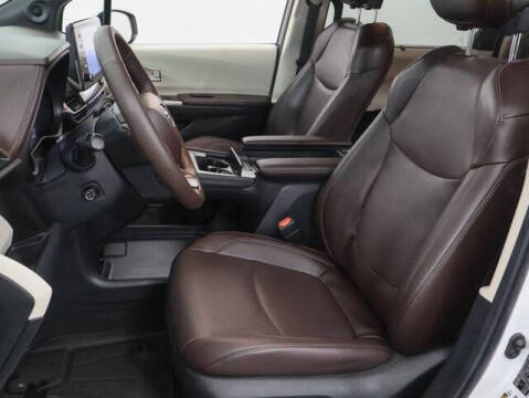 2024 Toyota Sienna Platinum 7-Passenger