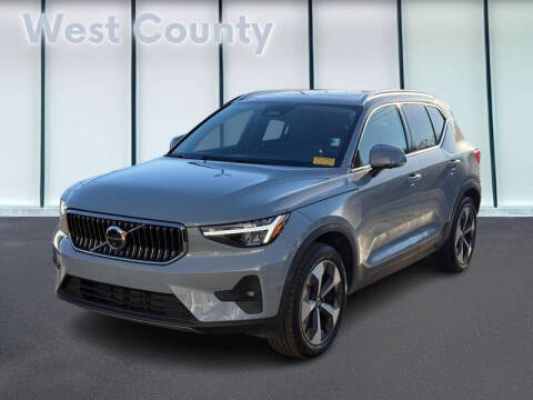 2025 Volvo XC40 B5 Plus Bright Theme