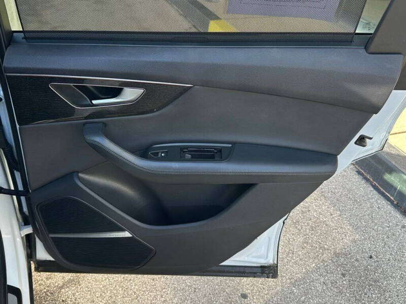 2022 Audi Q7 quattro Premium Plus 55 TFSI