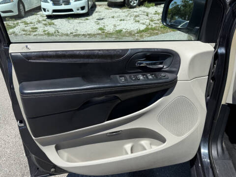 2014 Chrysler Town and Country Touring