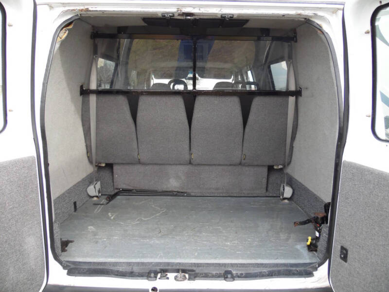 2004 Ford E-Series E-250