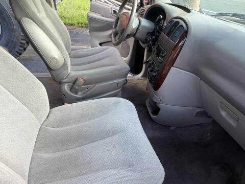2003 Chrysler Town and Country LX Family Value