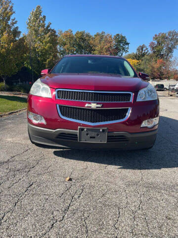 2011 Chevrolet Traverse for sale at VENTURE MOTORS in Wickliffe OH