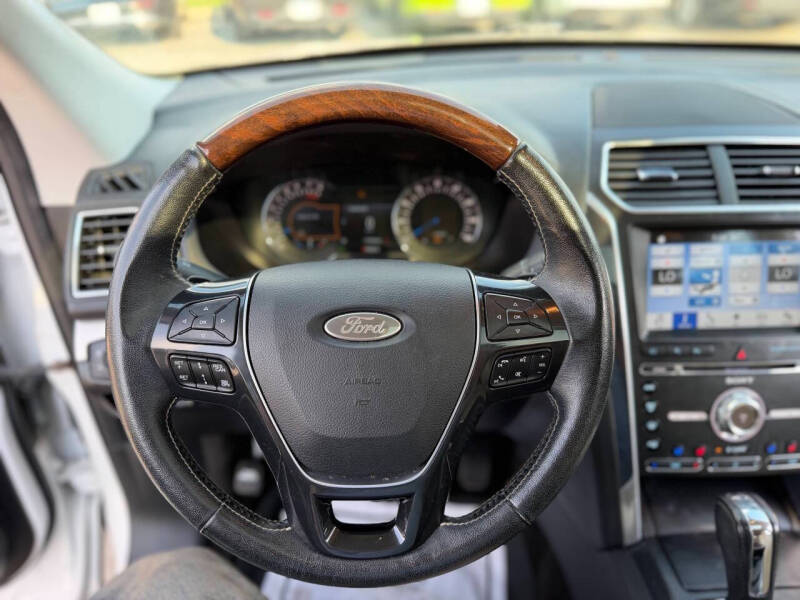 2017 Ford Explorer Platinum
