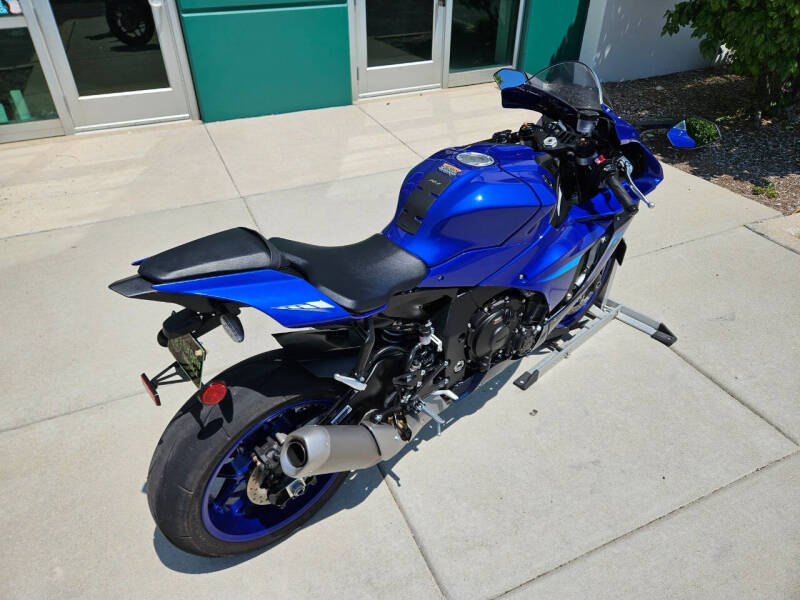 2024 Yamaha YZF-R1