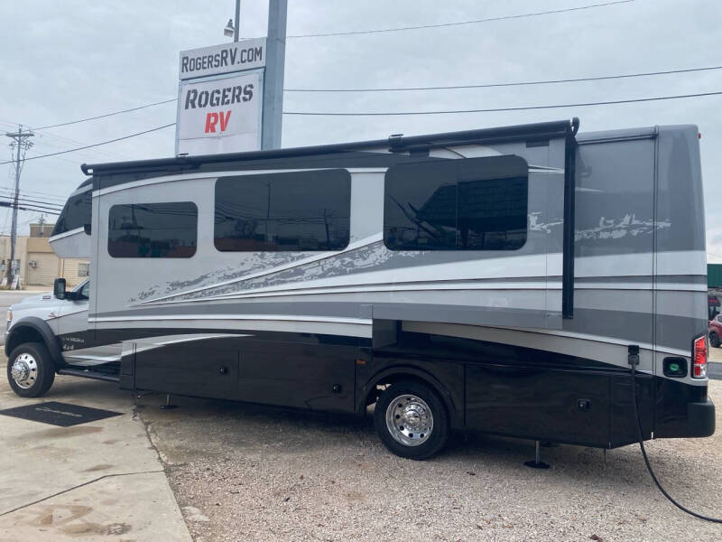2020 Dynamax ISATA 5 30FWD for sale at ROGERS RV in Burnet TX