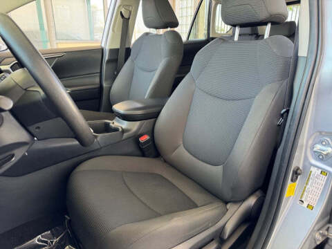 2023 Toyota RAV4 Hybrid LE