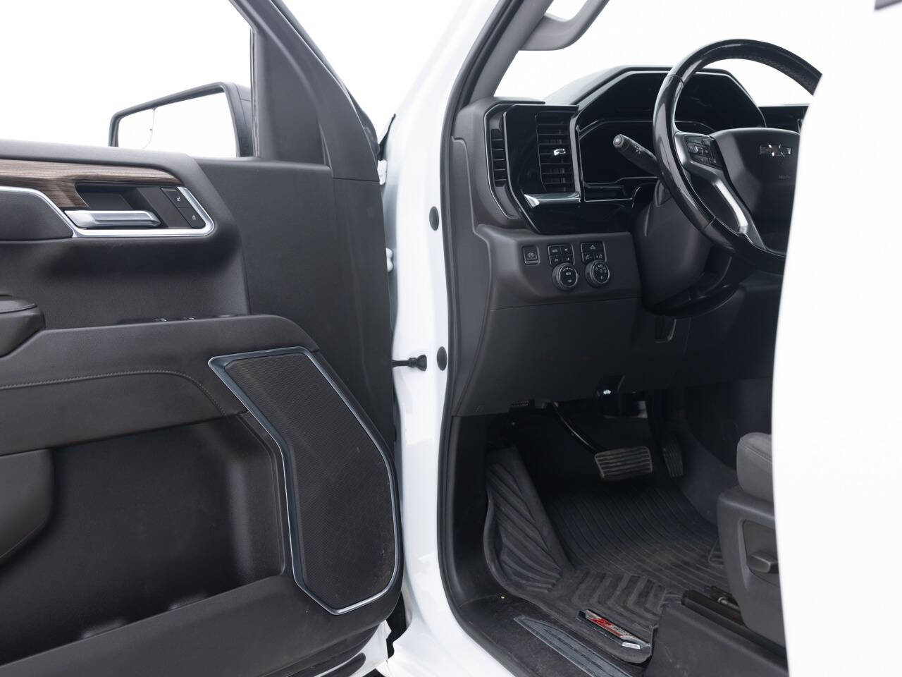 Used Car 2023 Chevrolet Silverado 1500  Lt Trail Boss 4x4 4dr Crew Cab 5.8 Ft. Sb For Sale Under $40,000 In Coal City, Illinois