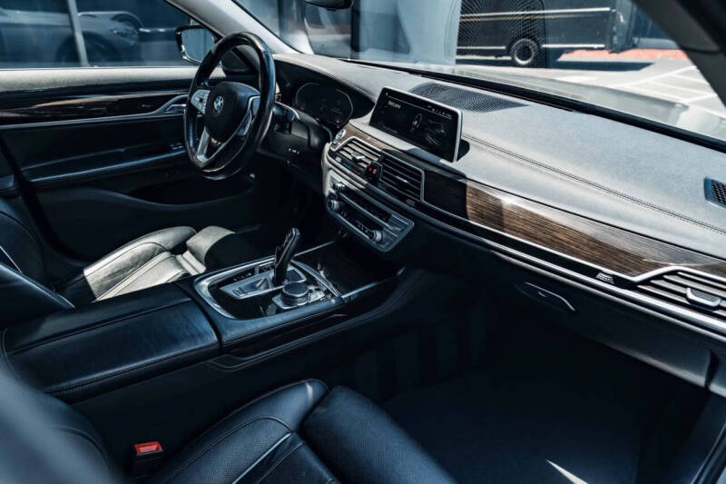 2022 BMW 7 Series 740i xDrive