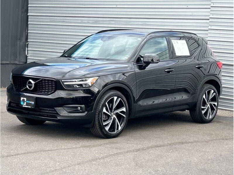 2020 Volvo XC40 T5 R-Design