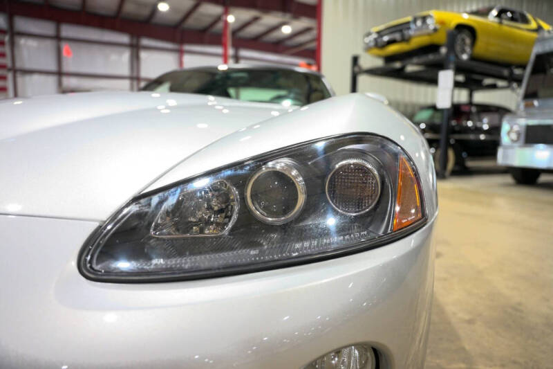 2004 Dodge Viper SRT-10