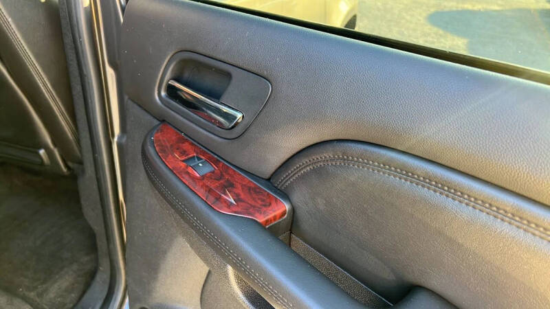 2011 Cadillac Escalade Luxury