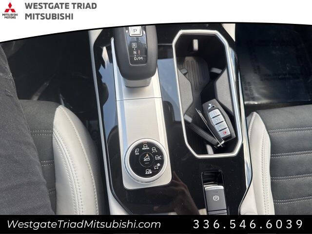 2025 Mitsubishi Outlander SE