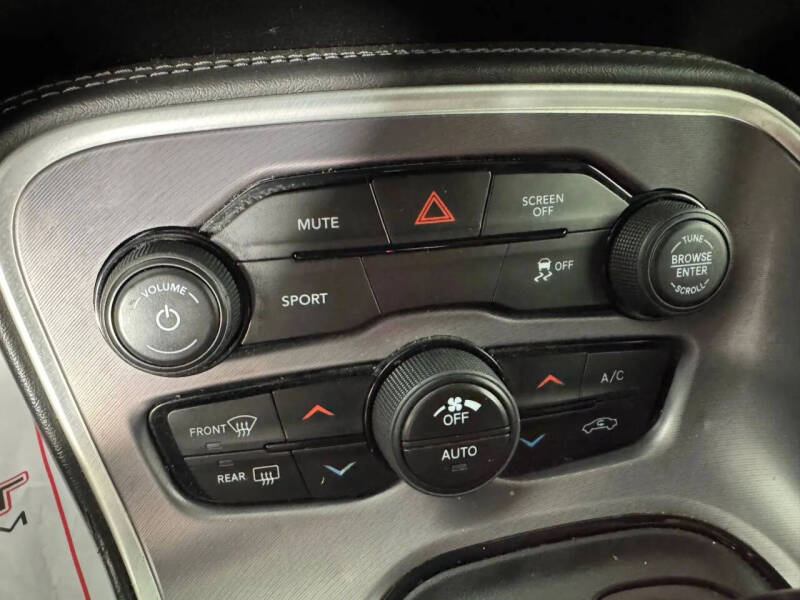 2020 Dodge Challenger SXT