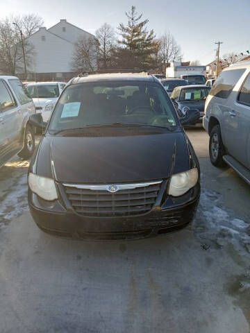 2005 Chrysler Town and Country