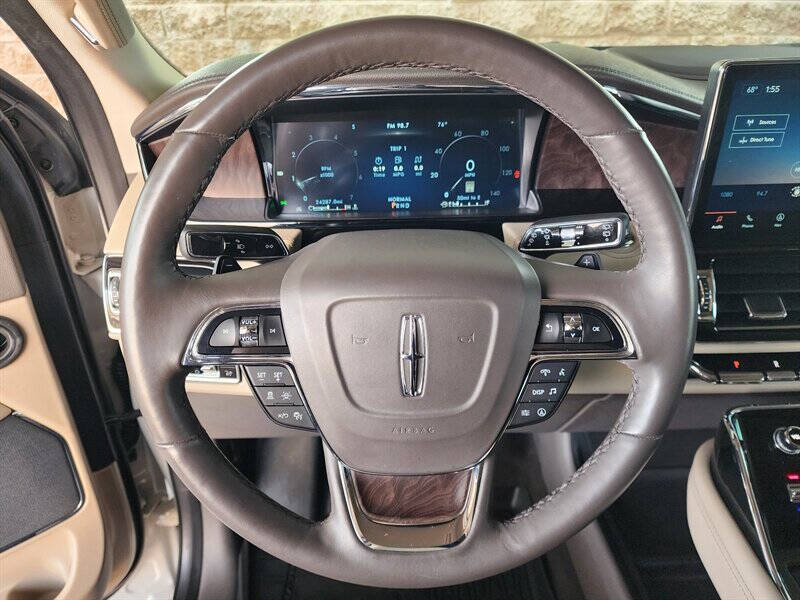 2023 Lincoln Navigator Standard